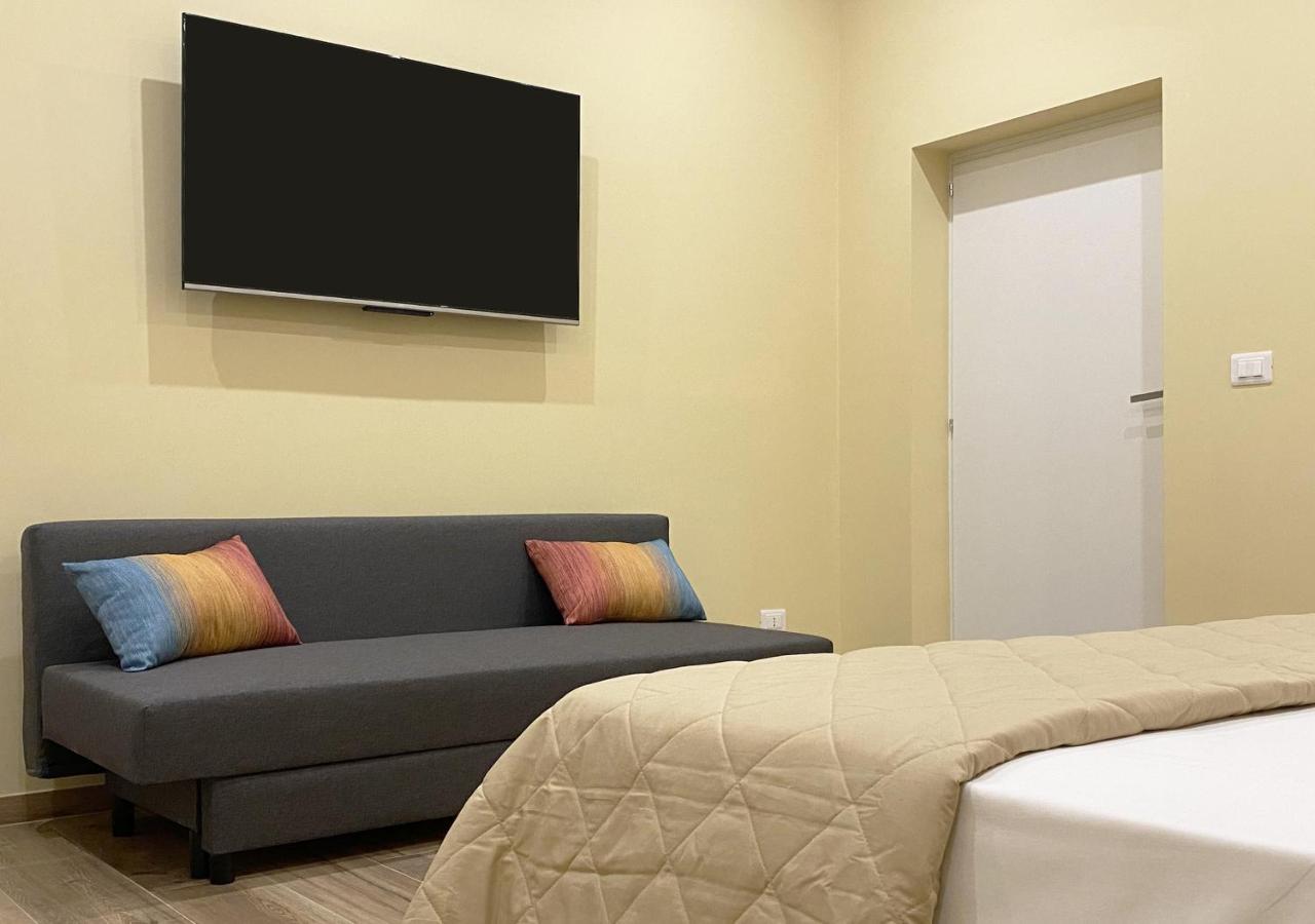 Sami B&B And Holidays Home Taranto Bagian luar foto