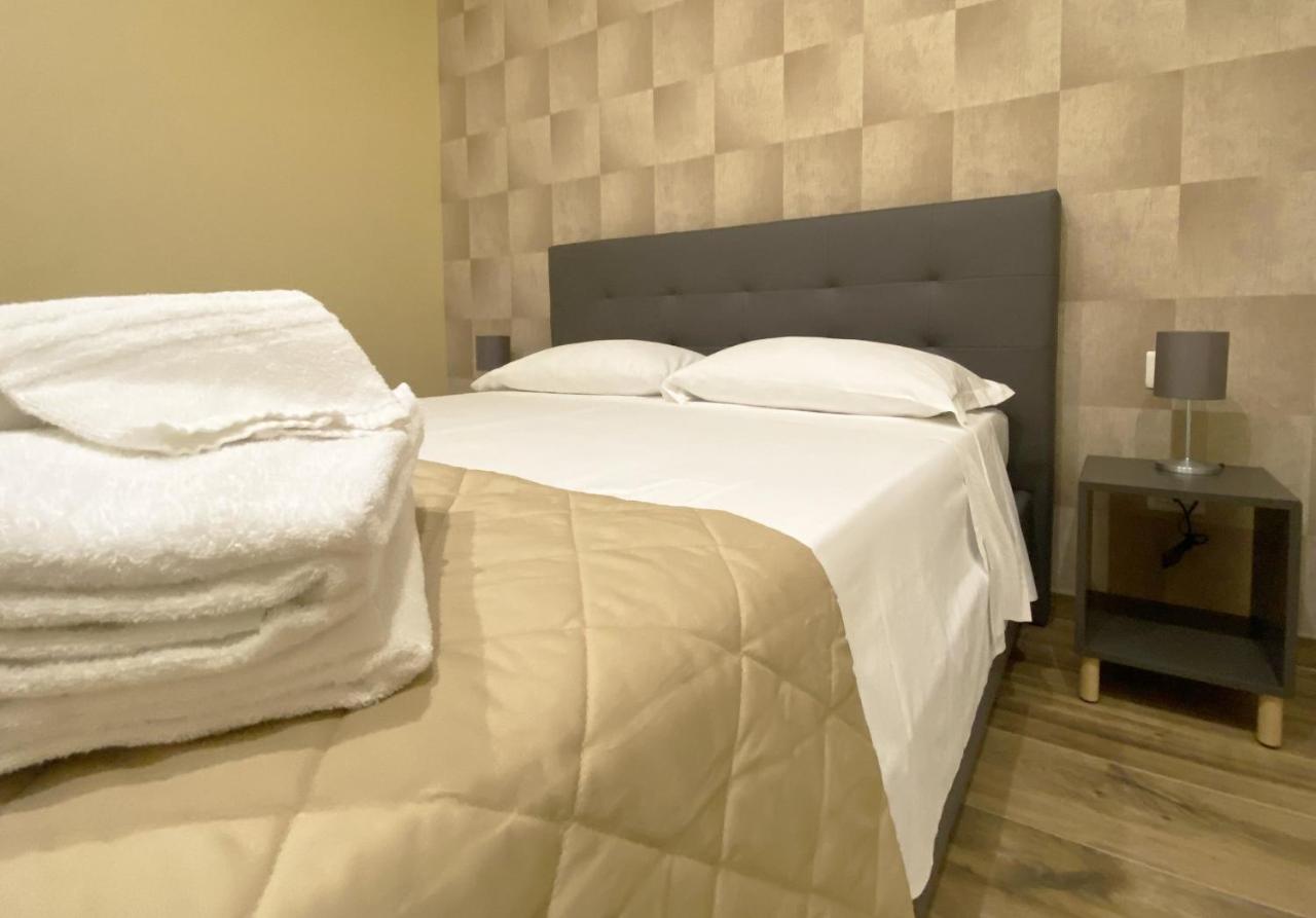 Sami B&B And Holidays Home Taranto Bagian luar foto